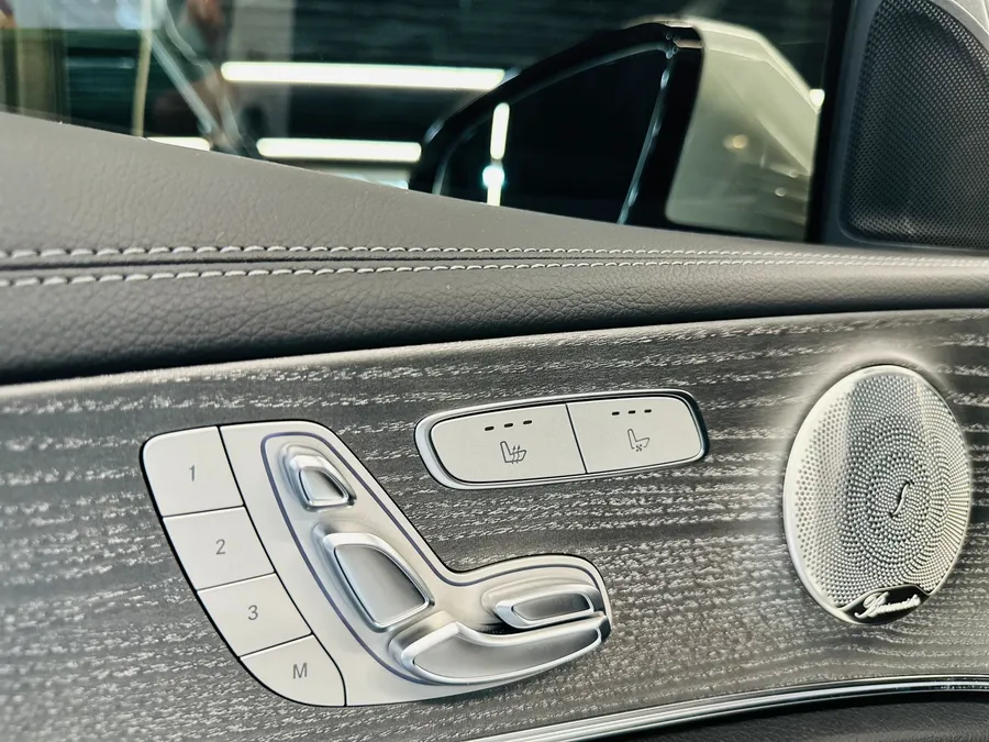 Mercedes-Benz E-Class oem options - Mercedes-Benz E-Class OEM Options Review — Factory Upgrade Cost photo 3