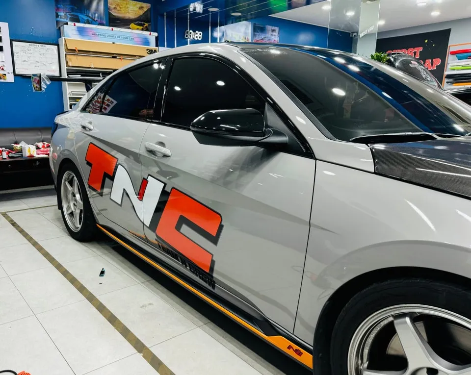 Hyundai Elantra Nのカーラッピング事例|費用目安・仕上がり 施工写真 3-2