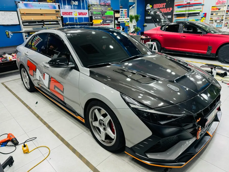 Hyundai Elantra Nのカーラッピング事例|費用目安・仕上がり 施工写真 1-3