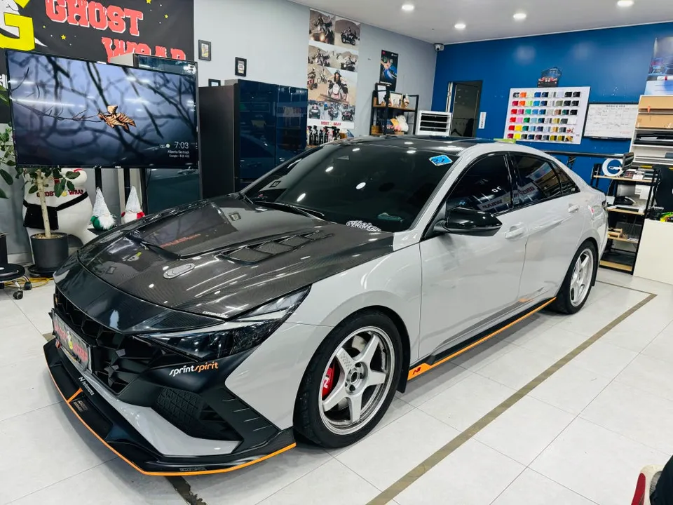 Hyundai Elantra Nのカーラッピング事例|費用目安・仕上がり 施工写真 3-3