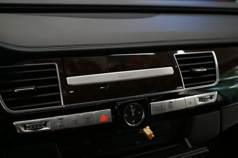 Audi A8 D5 oem options - Audi A8 Factory Upgrades Review — Enhanced Infotainment photo 4