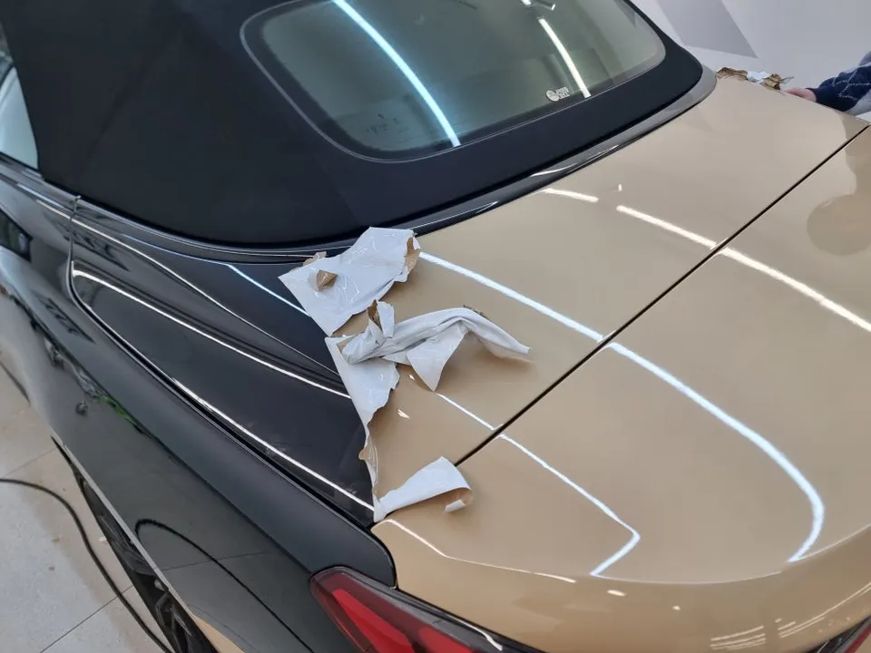 BMW 4 Seriesのカーラッピング事例|バトルグリーン 施工写真 1-3