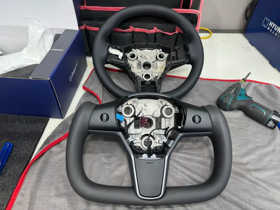 Tesla Model Y steering wheel - Tesla Model Y Steering Wheel Customization Review photo 6