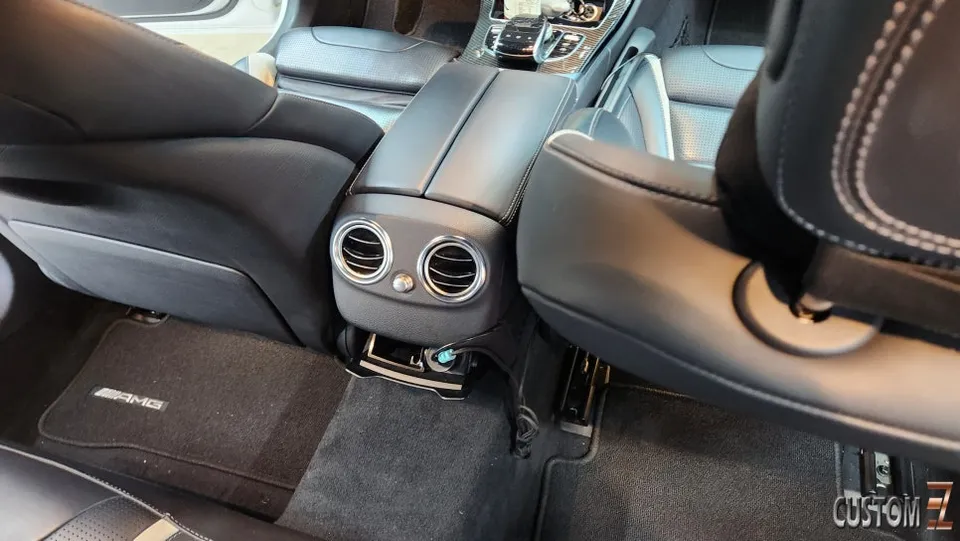Mercedes-Benz E-Class Ambient Lighting Review — Enhanced Interior photo 2