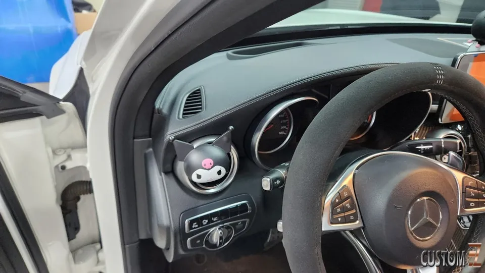 Mercedes-Benz E-Class ambient lighting - Mercedes-Benz E-Class Ambient Lighting Review — Enhanced Interior photo 4