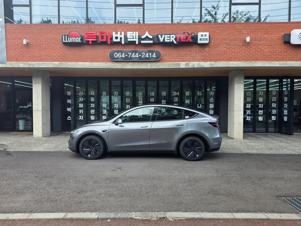 Tesla Model Y PPF施工事例｜費用目安と仕上がり 施工写真 2-1