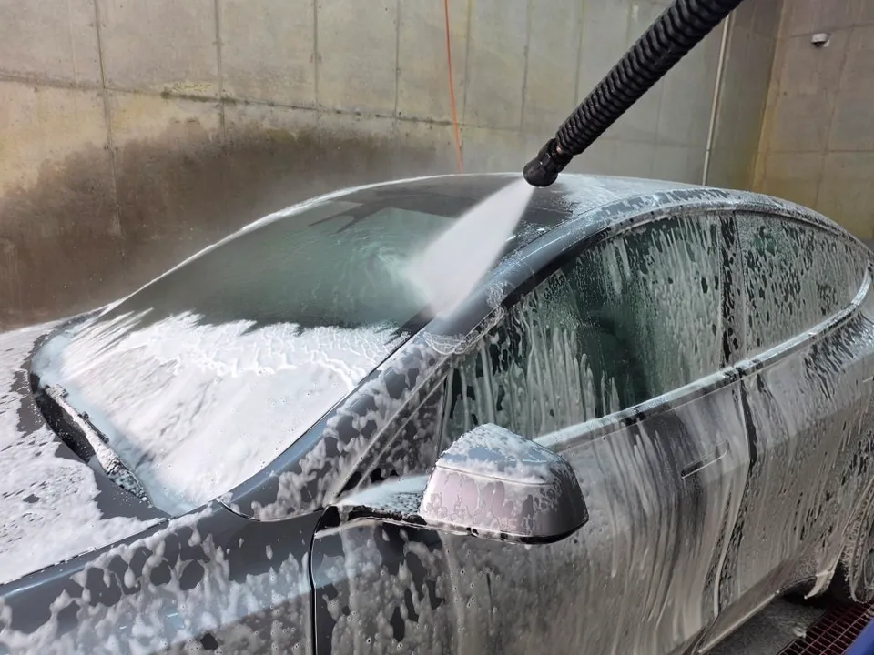 Tesla Model Y PPF施工事例｜費用目安と仕上がり 施工写真 1-3