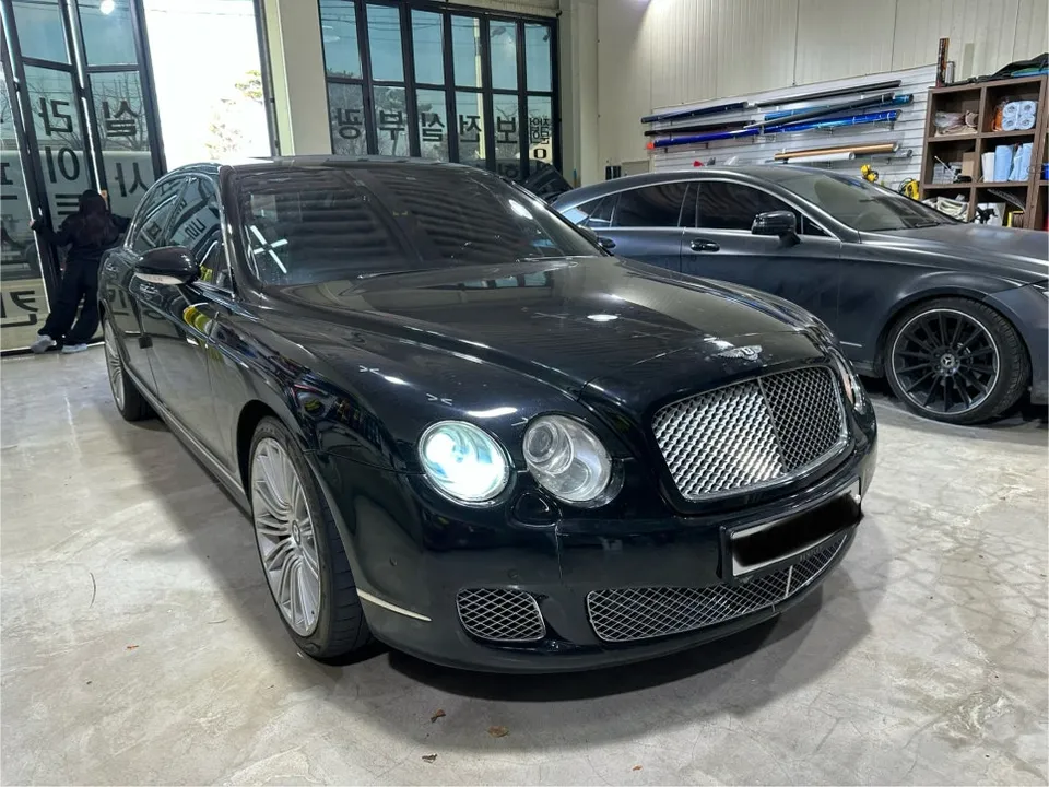 Bentley Flying Spur vinyl wrap installation result