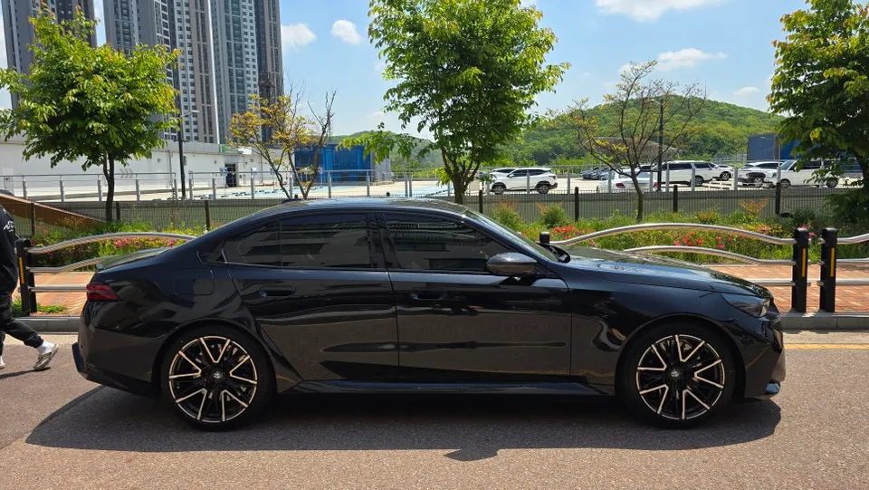 BMW M5のPPF施工事例|費用目安・仕上がり 施工写真 2-1