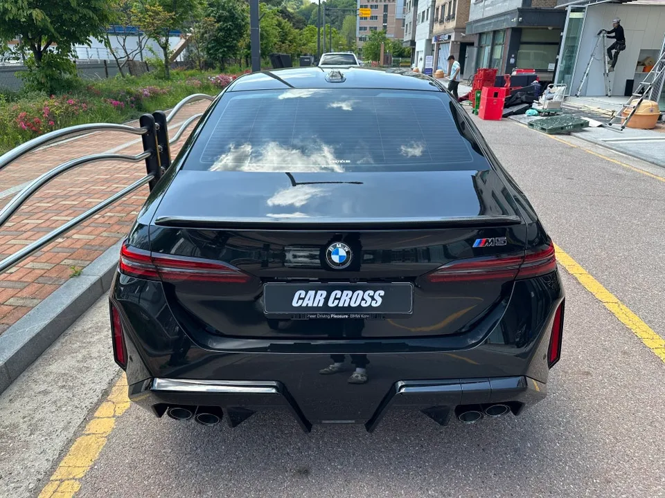 BMW M5のPPF施工事例|費用目安・仕上がり 施工写真 3-1