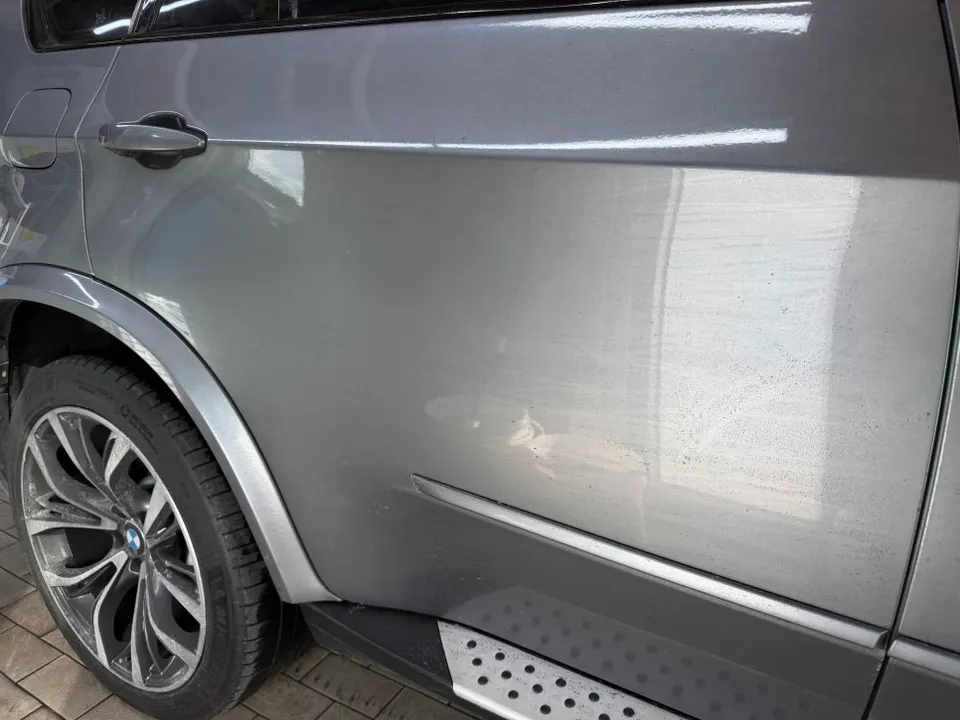 BMW X5M E70 paint correction - BMW X5M E70 Detailing & Wax Coating Review photo 7