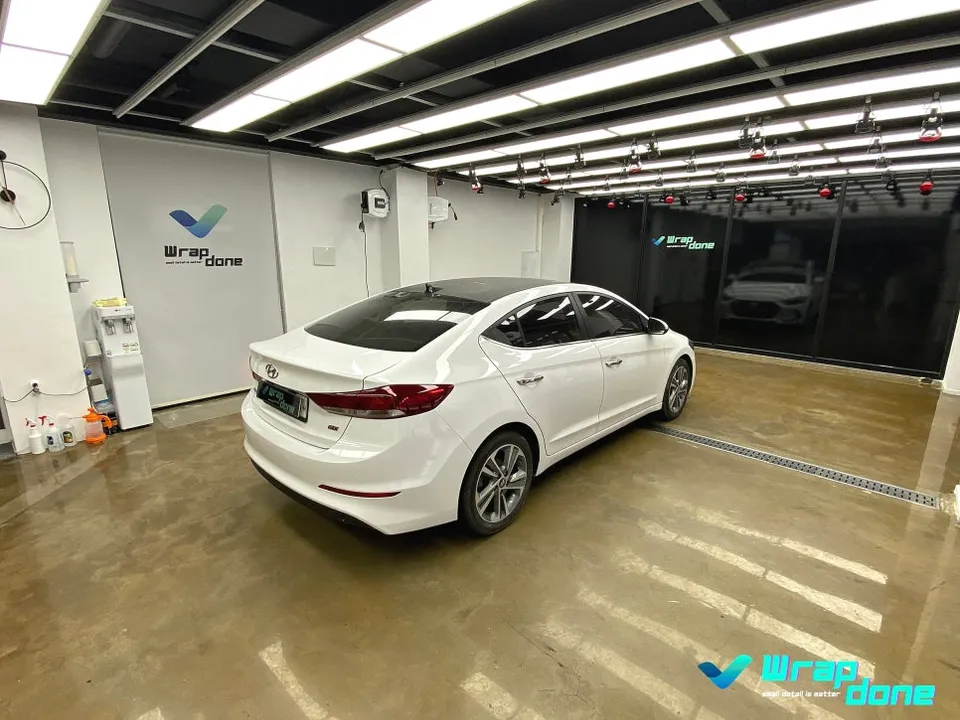 Hyundai Elantra ADのカーラッピング事例|費用目安・仕上がり 施工写真 2-1