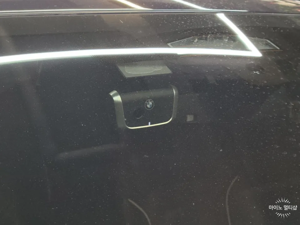 BMW 5 Series G30 Dash Cam Installation Review photo 4