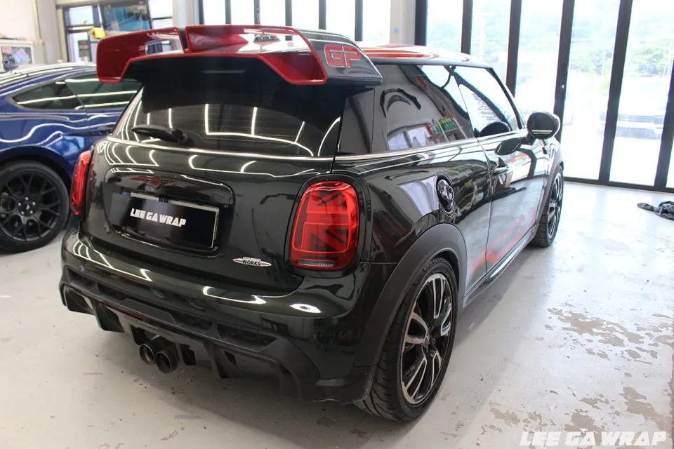MINI MINI Cooperのカーラッピング事例|費用目安・仕上がり 施工写真 1-2