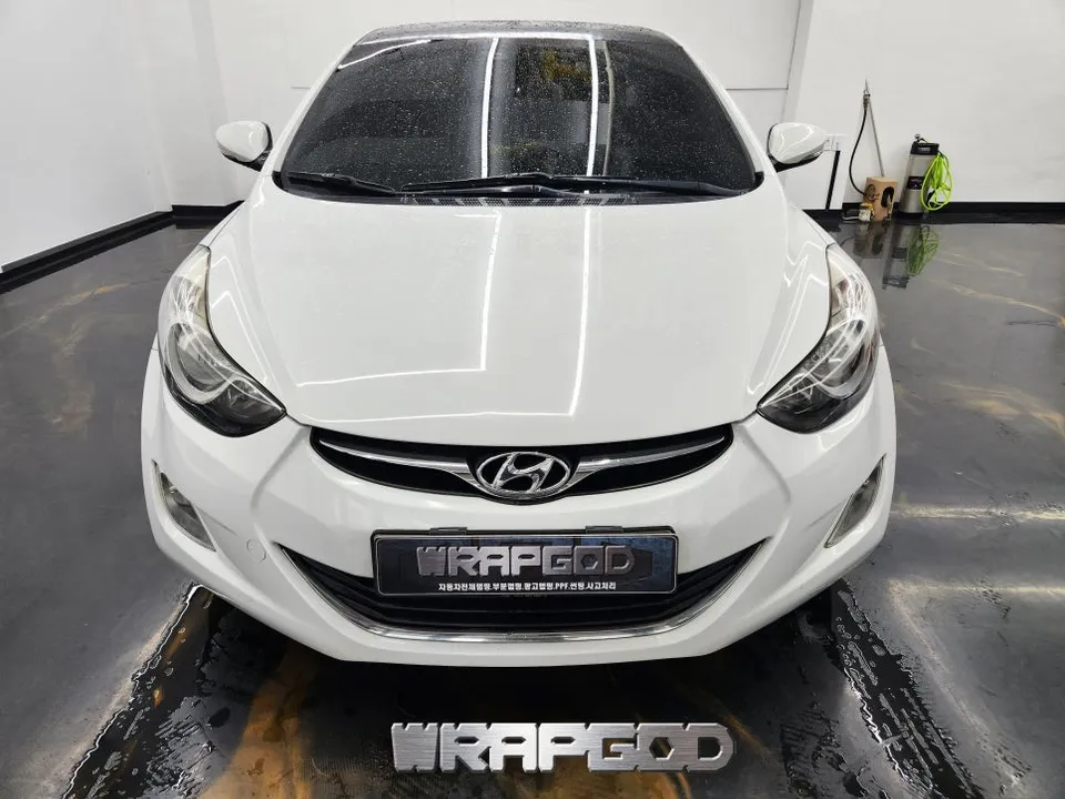 Hyundai Elantra MDのカーラッピング事例｜費用目安・仕上がり 施工写真 2-1