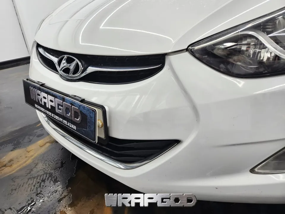 Hyundai Elantra MDのカーラッピング事例｜費用目安・仕上がり 施工写真 3-2