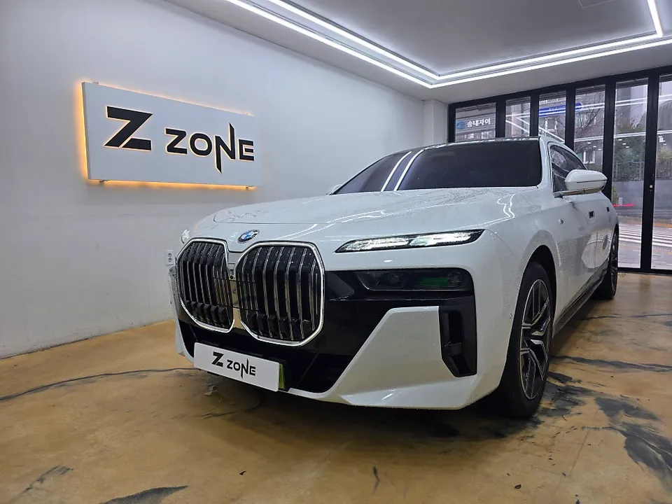 BMW 7 Series G11/G12 Vinyl Wrap Review - Cost & Results photo 2