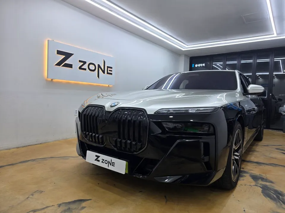 BMW 7 Series G11/G12 vinyl wrap - BMW 7 Series G11/G12 Vinyl Wrap Review - Cost & Results photo 3