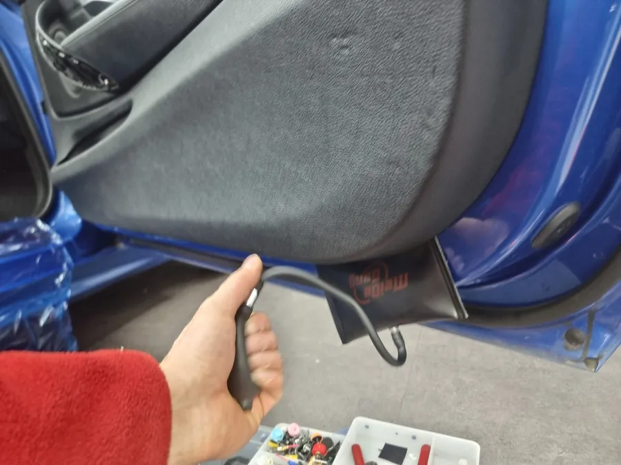 BMW 4 Series Convertible car audio - BMW 4 Series Convertible Car Audio Upgrade Review photo 3