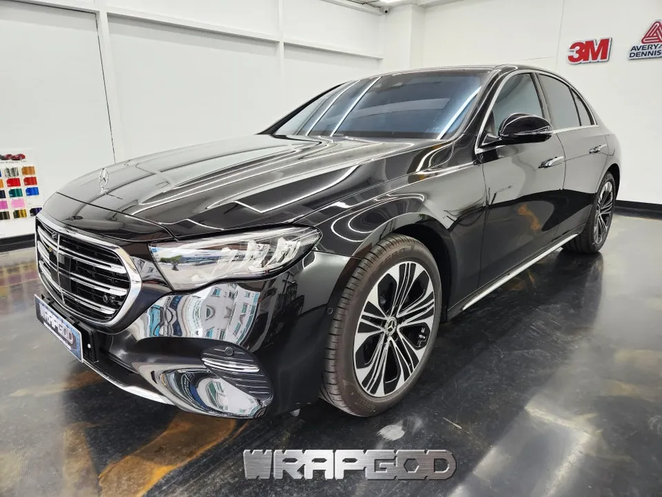 Mercedes-Benz E-Class W213 vinyl wrap - Mercedes-Benz E-Class Vinyl Wrap Review: Chrome Delete Solution photo 4
