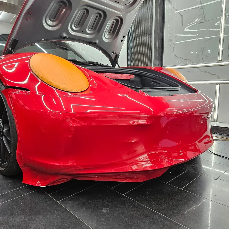 Porsche 911 992 vinyl wrap - Porsche 911 Vinyl Wrap Review: High Gloss Red Transformation photo 4
