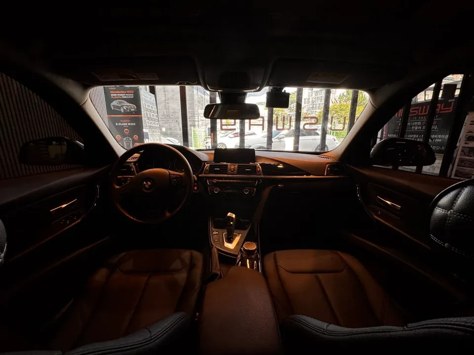 BMW 3 Series F30 ambient lighting - BMW 3 Series F30 Ambient Lighting Review: Cost & Results photo 3