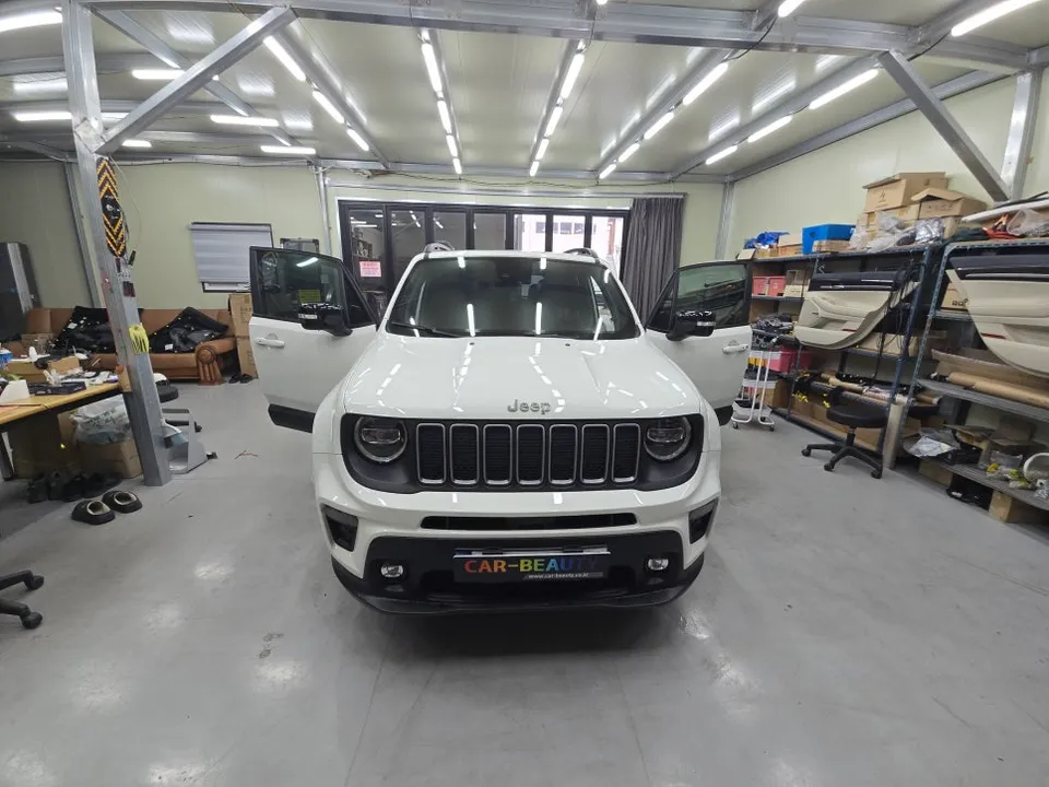 Jeep Renegade ambient lighting installation result