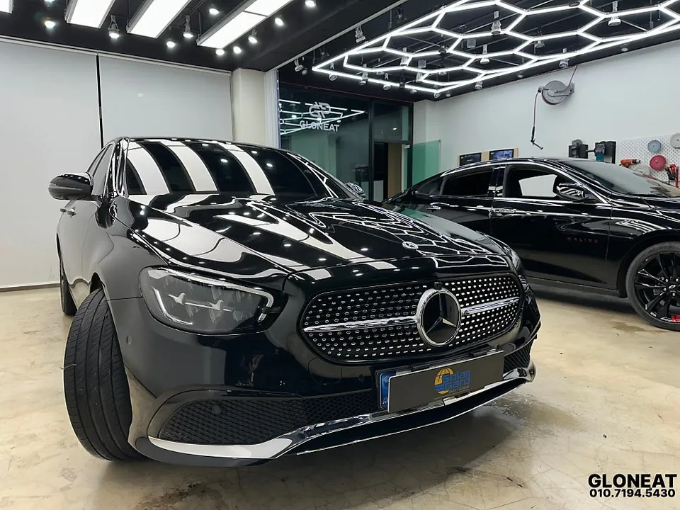 Mercedes-Benz Eクラス W213のカーラッピング事例 施工写真 1-3