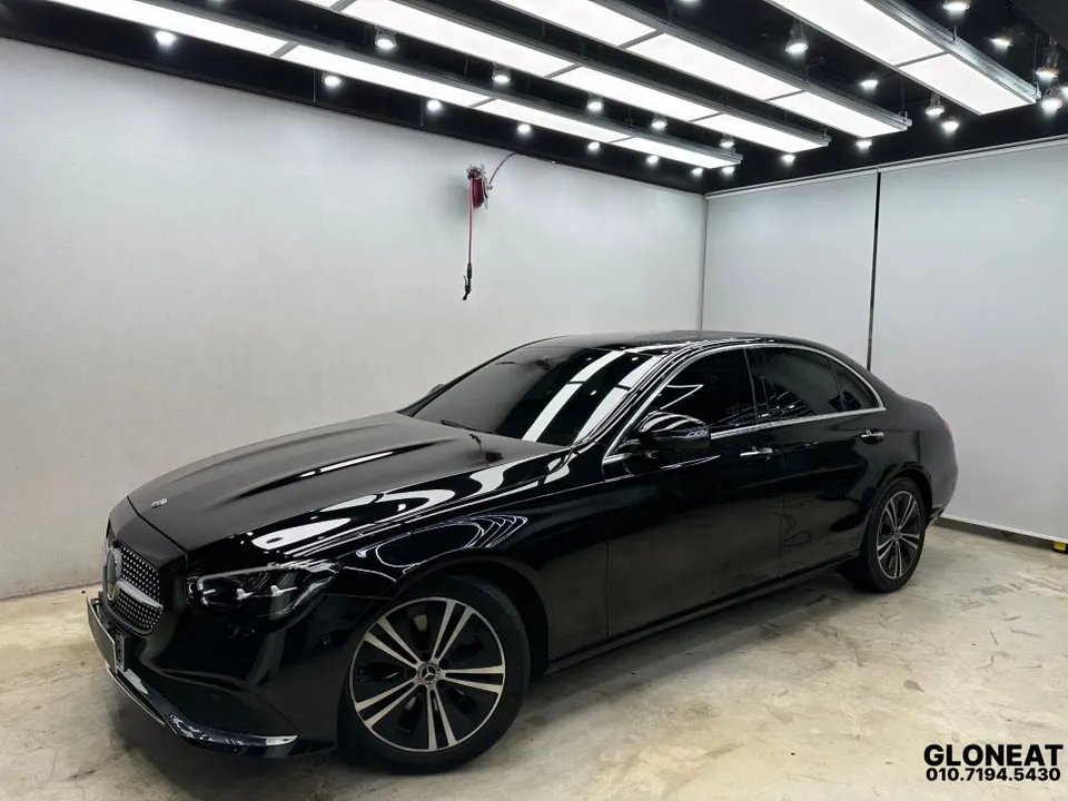 Mercedes-Benz Eクラス W213のカーラッピング事例 施工写真 3-3