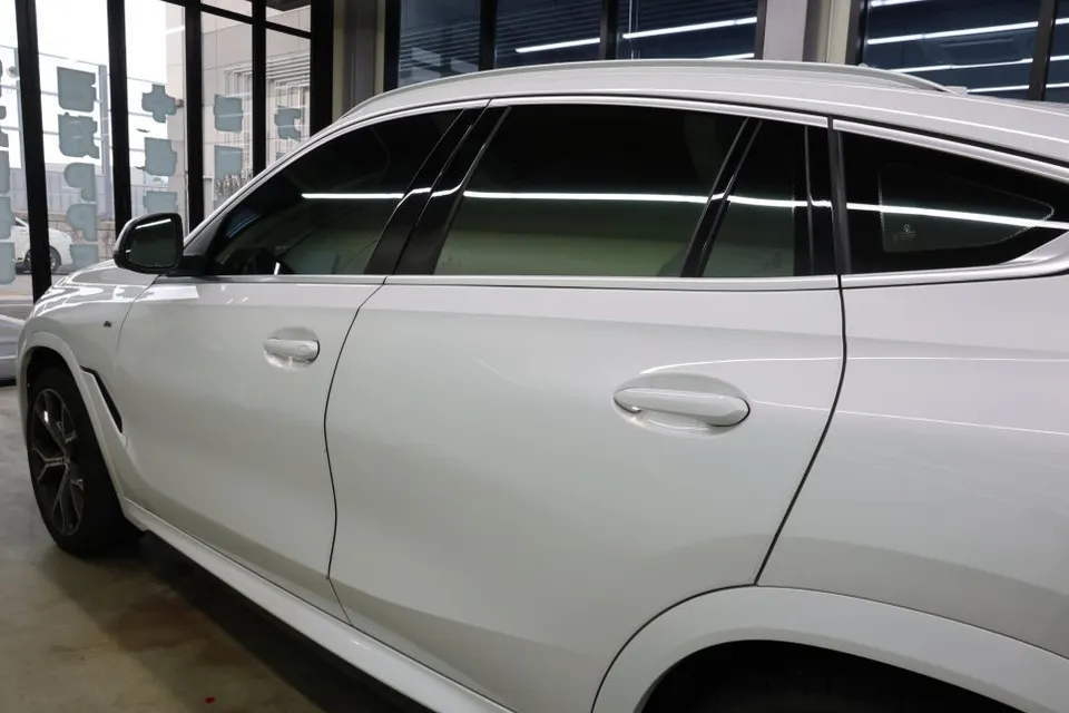 BMW X6 window tinting - BMW X6 Window Tinting Review: Glasstint Rainy Blue photo 4