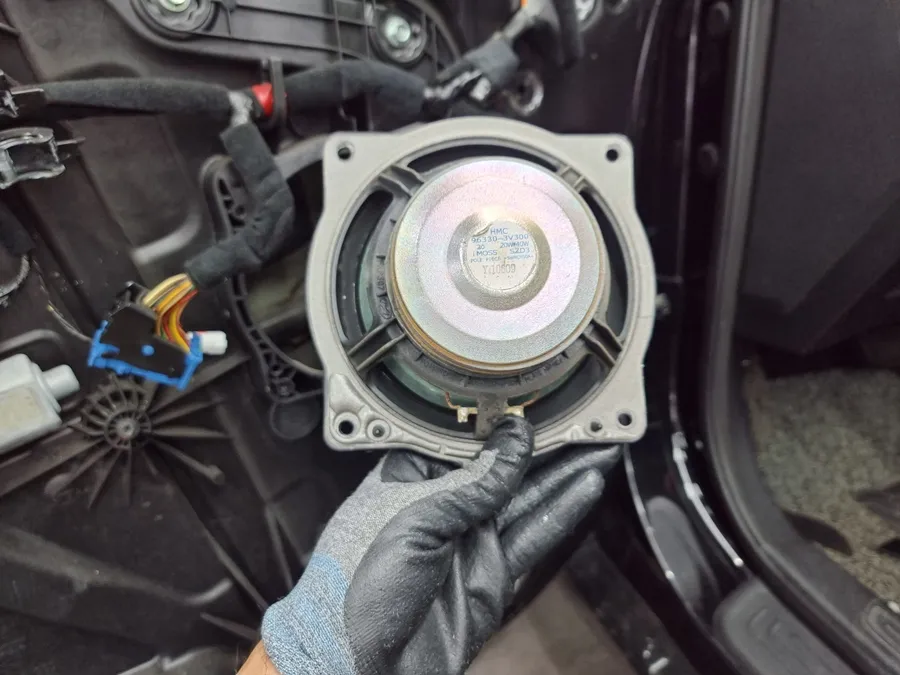 Hyundai Grandeur HG car audio - Hyundai Grandeur HG Speaker Upgrade Review photo 4