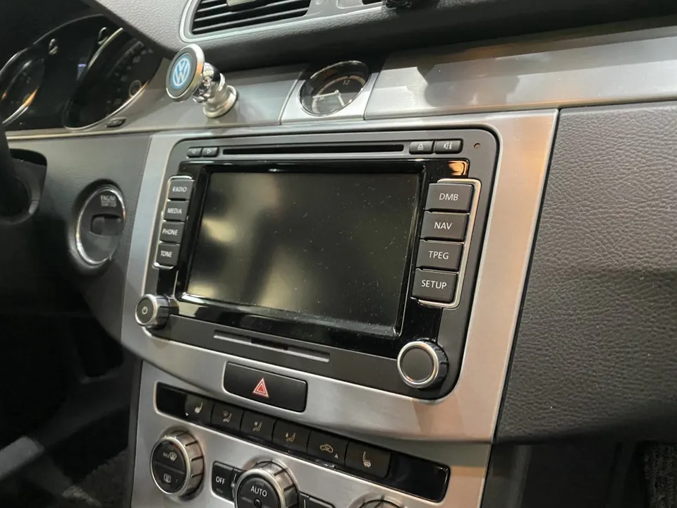 Volkswagen CCのAndroid Auto・CarPlay取付事例 施工写真 2