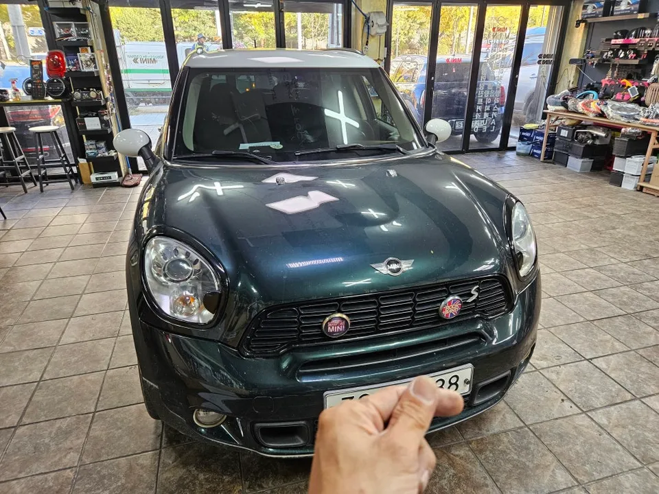 BMW MINI Cooperのドライブレコーダー取付事例 写真