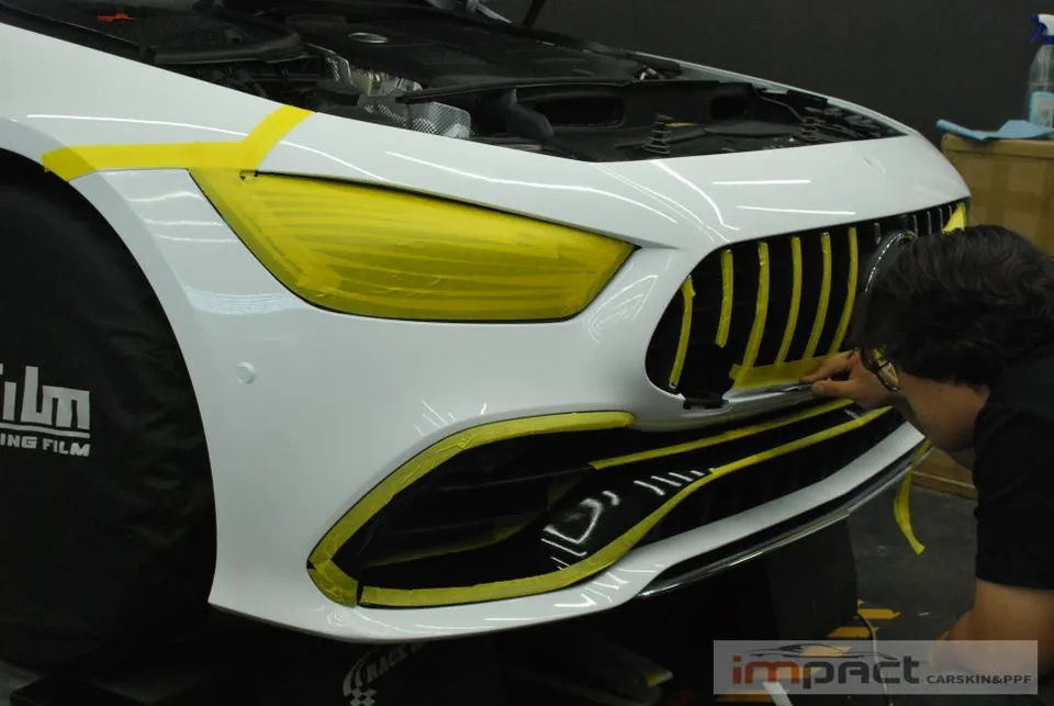 Mercedes-Benz AMG GT 43のカーラッピング事例|費用目安・仕上がり 施工写真 1-3