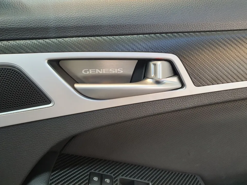 Genesis G80 DH ambient lighting - Genesis G80 DH Ambient Lighting Review — Enhanced Interior Mood photo 3