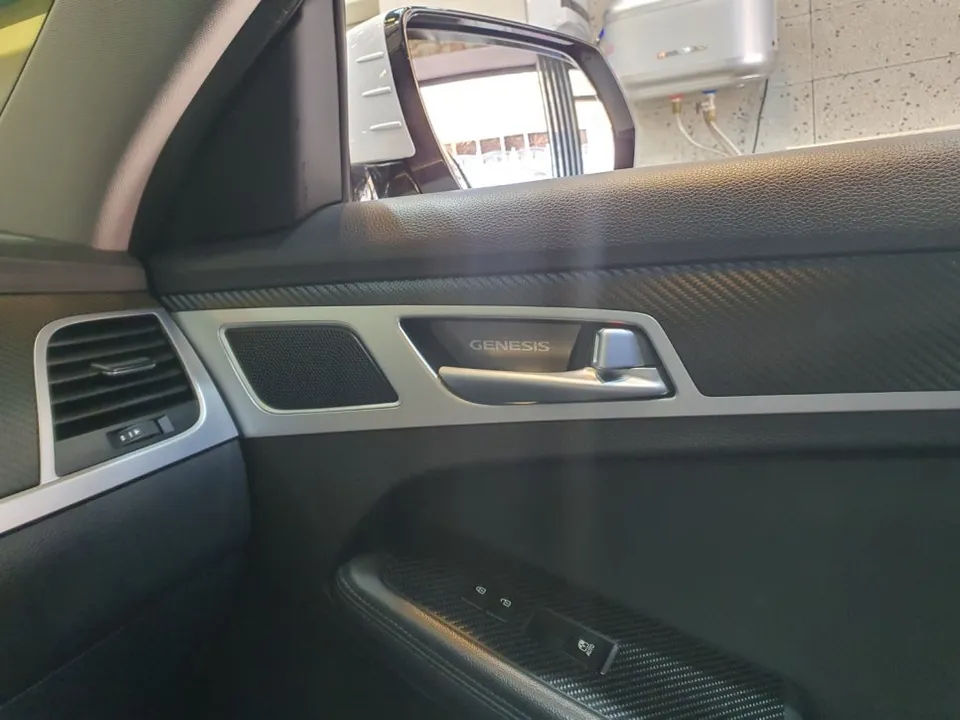 Genesis G80 DH ambient lighting - Genesis G80 DH Ambient Lighting Review — Enhanced Interior Mood photo 5