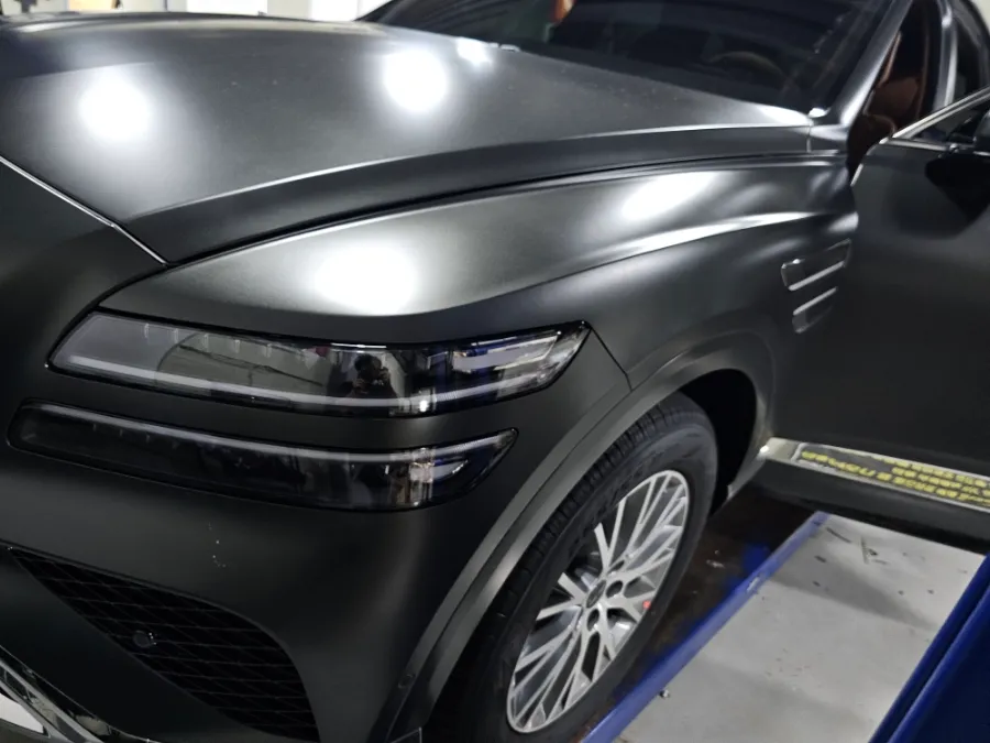 Genesis GV80 ambient lighting installation result