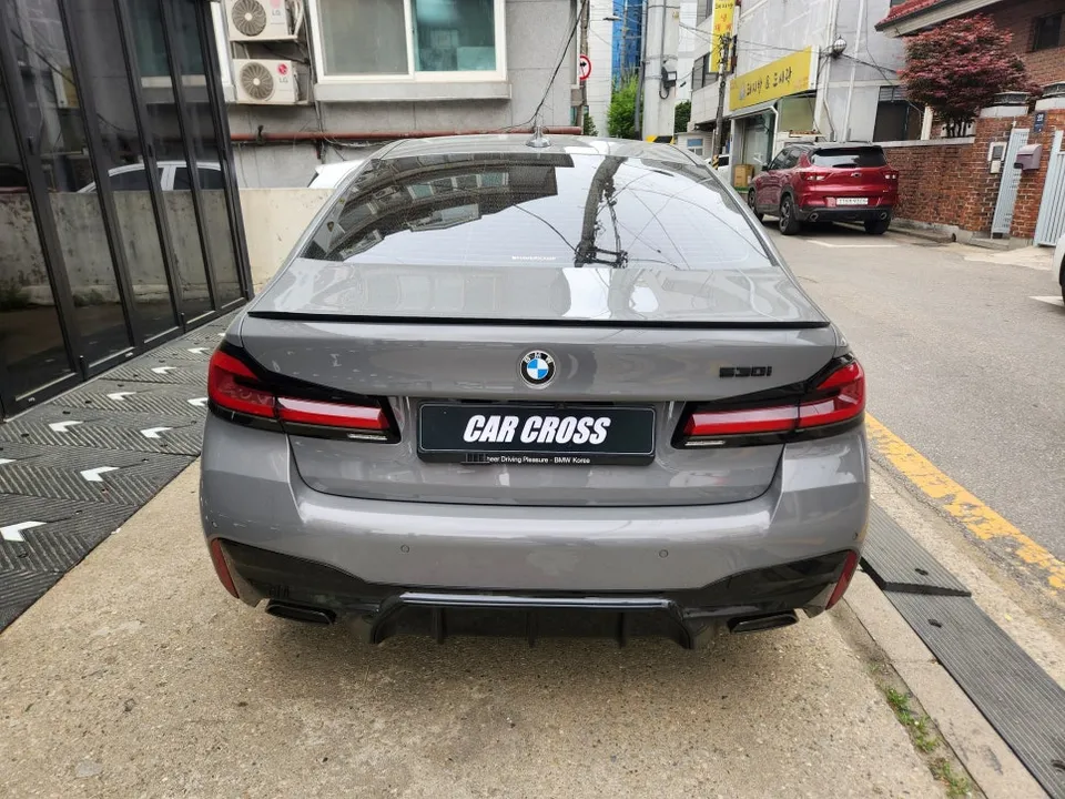BMW 5 Series G30 vinyl wrap - BMW 5 Series G30 Vinyl Wrap Cost & Review photo 4