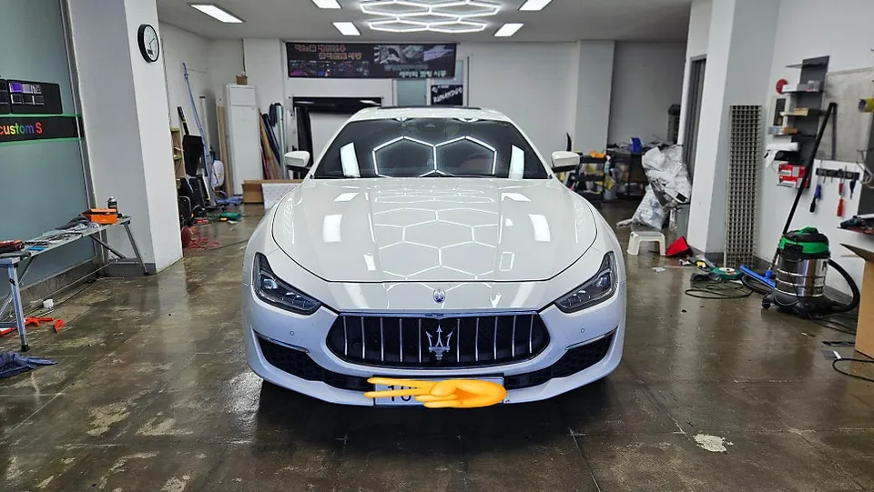 Hyundai Azera ambient lighting installation result