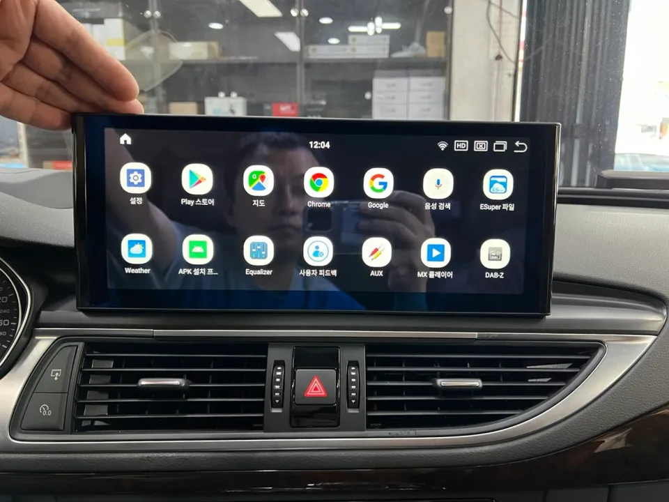 Audi A7のAndroid Auto・CarPlay取付事例 施工写真 1-2