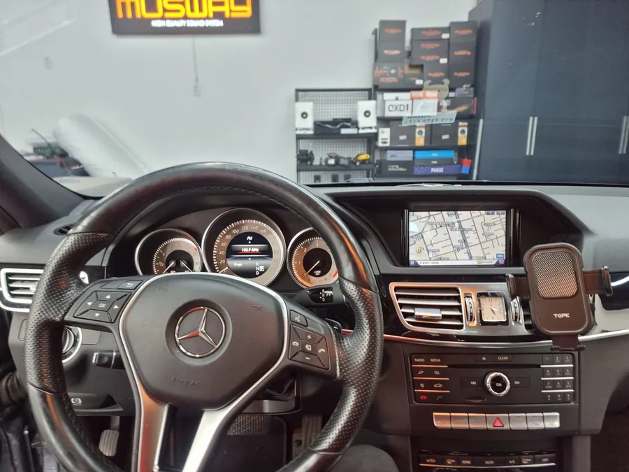 Mercedes-Benz Eクラス W212 カーラッピング事例 施工写真 2-2