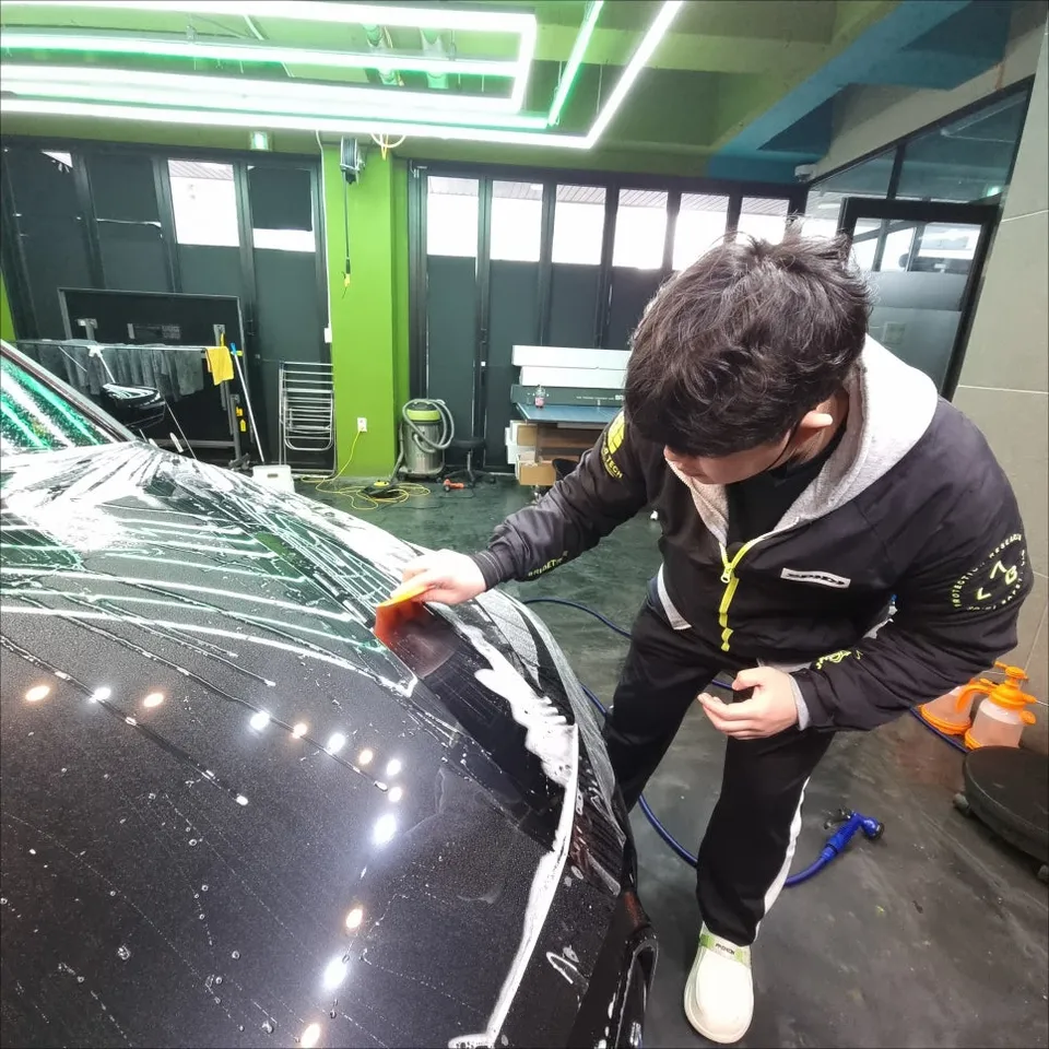 BMW i4のPPF施工事例|費用目安と仕上がり 施工写真 3-3