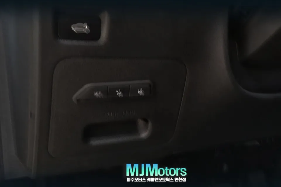 Kia K5 Interior Customization Review: Seat Memory & Easy Access U After