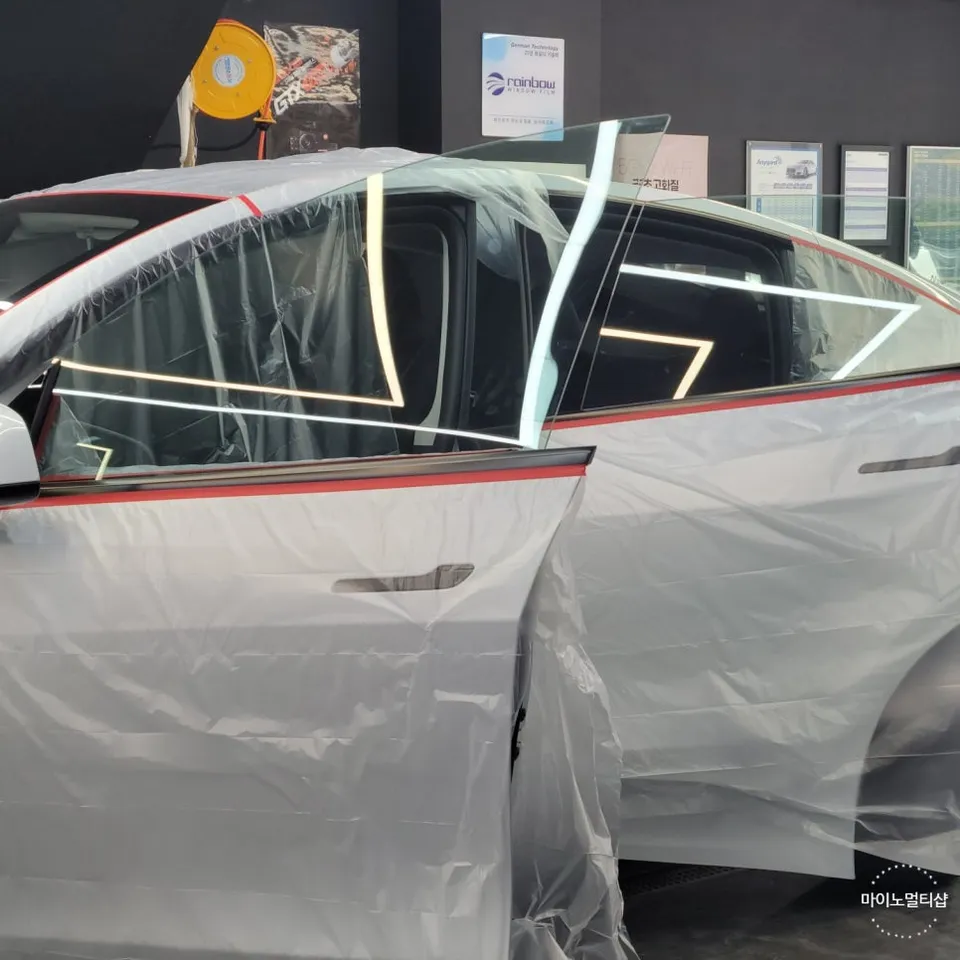Tesla Model Yのカーフィルム施工事例|費用目安・仕上がり 施工写真 2-1
