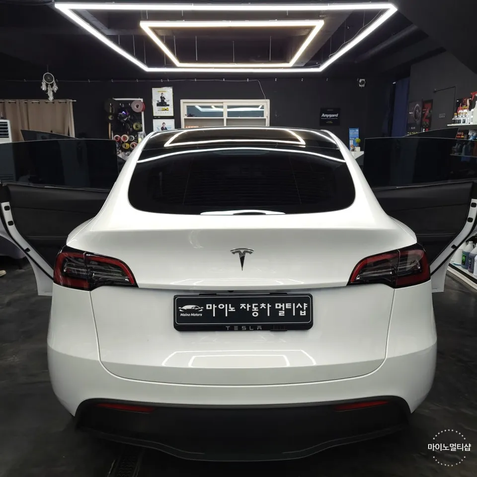 Tesla Model Yのカーフィルム施工事例|費用目安・仕上がり 施工写真 3-2