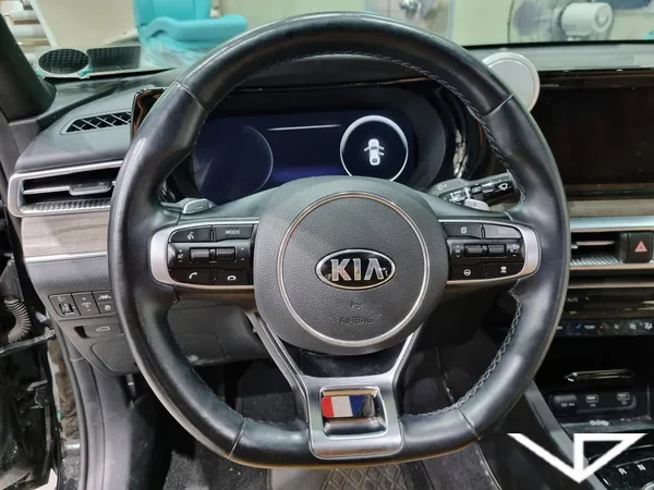 Kia K5 DL3 interior customization - Kia K5 DL3 Interior Customization Review — Saddle Brown Upgrade photo 4