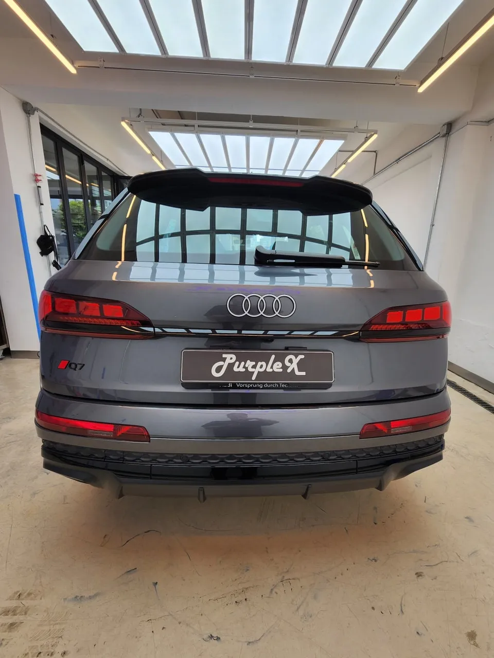 Audi Q7 PPF施工事例｜無光フィルムで高級感アップ 施工写真 5