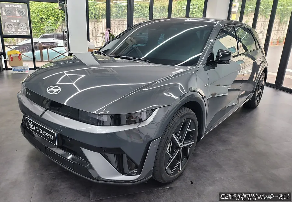Hyundai IONIQ 5 Nのカーラッピング事例｜費用目安・仕上がり 施工写真 3-1