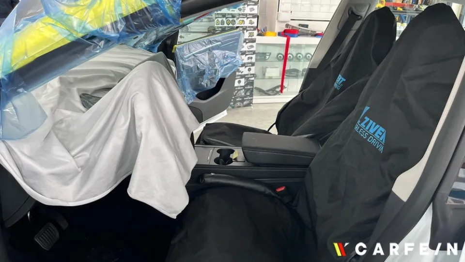 Tesla Model Yのカーフィルム施工事例 施工写真 1-2