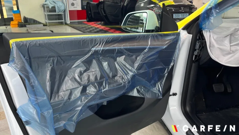 Tesla Model Yのカーフィルム施工事例 施工写真 2-2